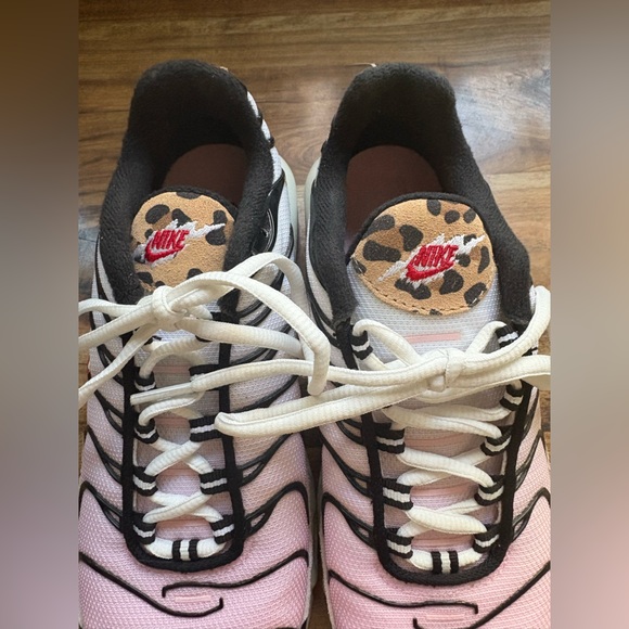 Nike Air Max Plus Animal Instinct Sneakers - Picture 4 of 11